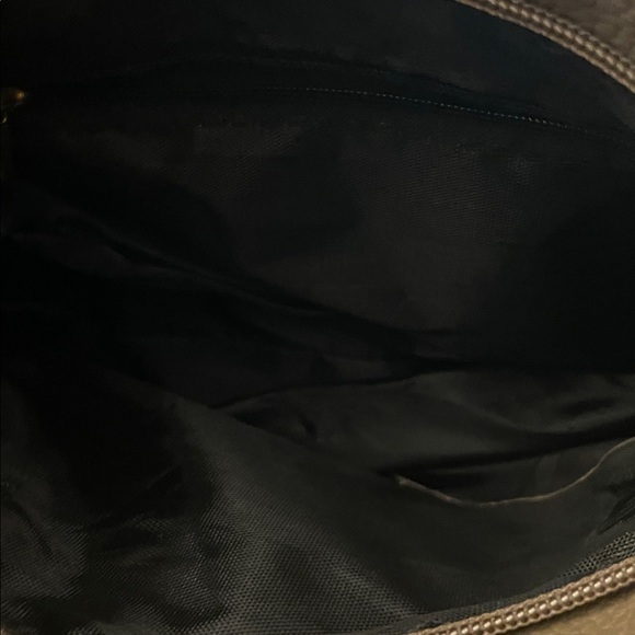 Elegant Handbag - Picture 3 of 5